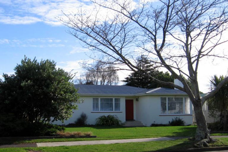 Photo of property in 35 Akaroa Avenue, Awapuni, Palmerston North, 4412