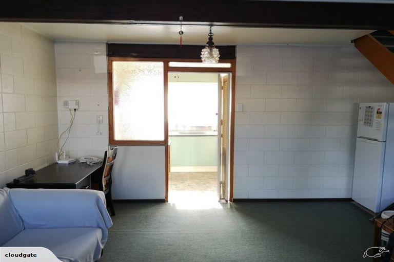 Photo of property in Lynbrae Court Flats, 20/4 Dr Taylor Terrace, Johnsonville, Wellington, 6037