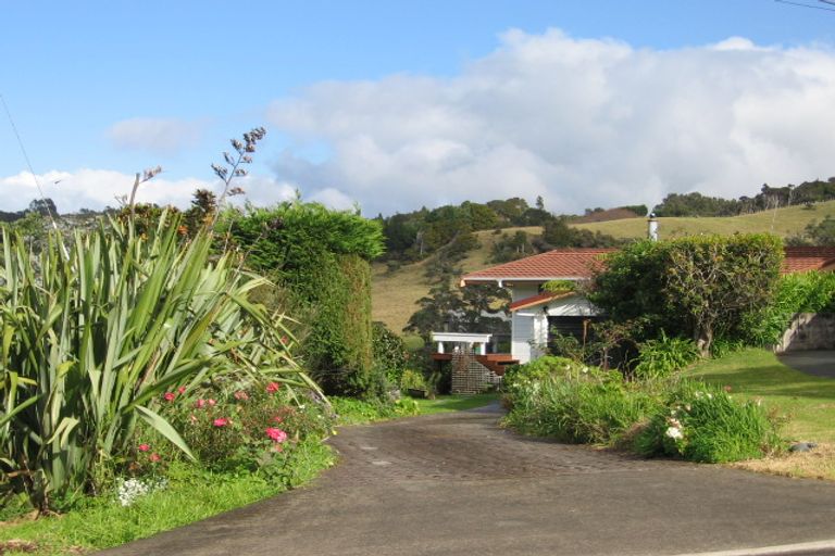 Photo of property in 56 Grand View Road, Leigh, 0985