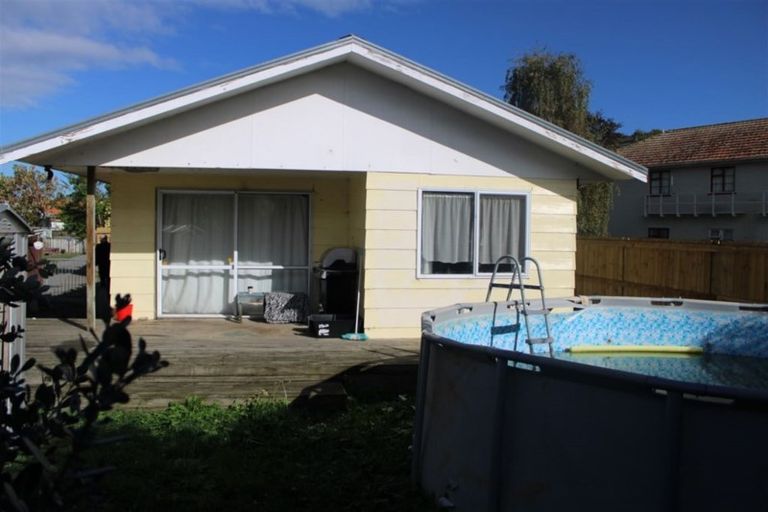 Photo of property in 22 Larsen Court, Roslyn, Palmerston North, 4414
