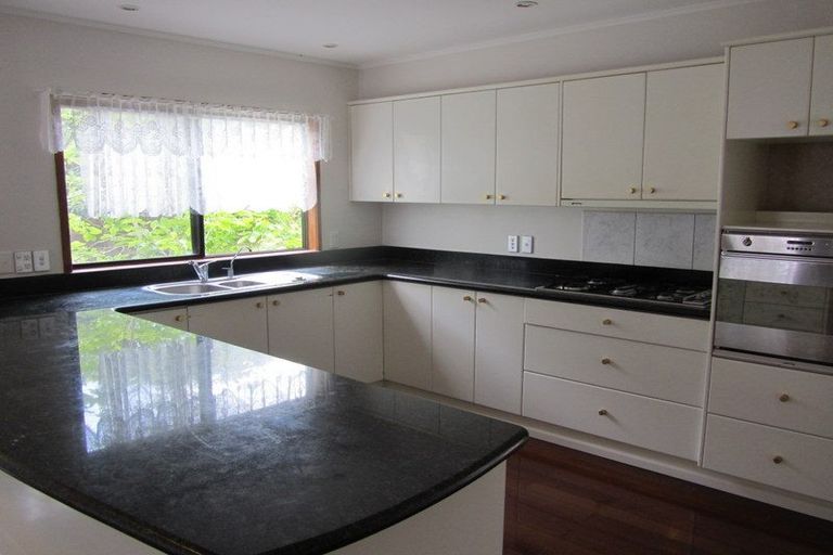 Photo of property in 8 Carrowmore, Pinehill, Auckland, 0632