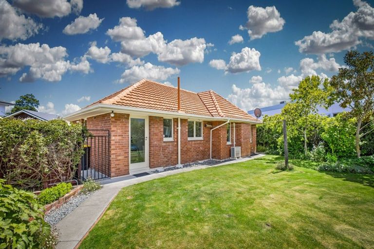 Photo of property in 2/188 Clyde Road, Burnside, Christchurch, 8053