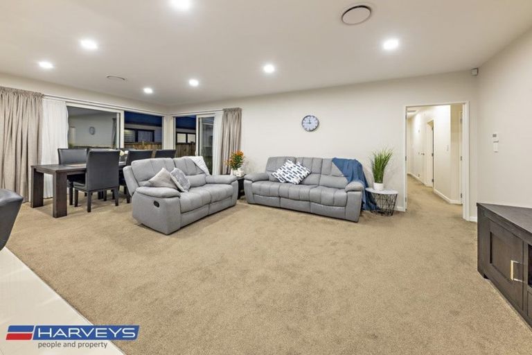 Photo of property in 19 Hollowout Street, Takanini, 2112