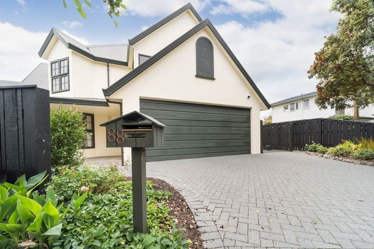Photo of property in 88 Clifton Terrace, Fitzherbert, Palmerston North, 4410
