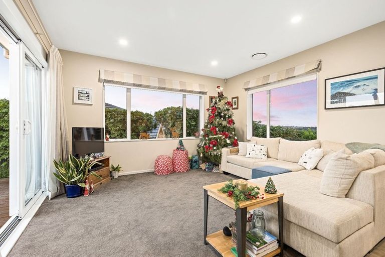 Photo of property in 11 Nobilo Road, Kumeu, 0810