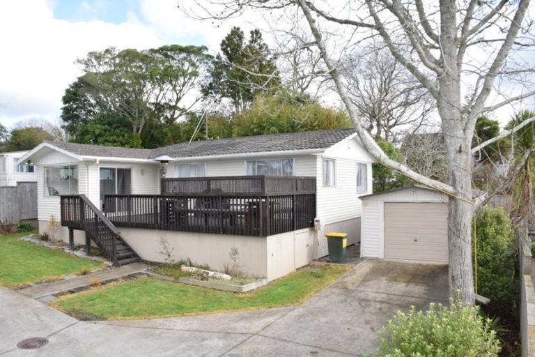 Photo of property in 9 Tracey Terrace, Te Atatu South, Auckland, 0602
