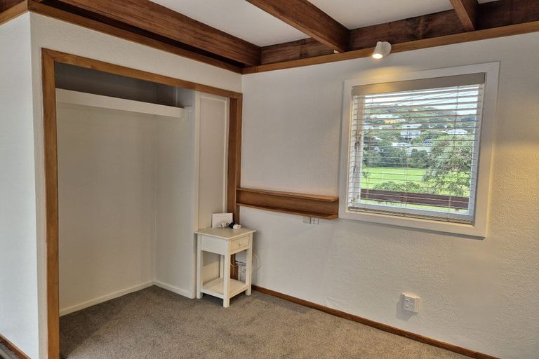 Photo of property in 39 Lucknow Terrace, Khandallah, Wellington, 6035