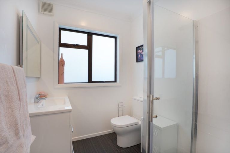 Photo of property in 51 Oxford Street, Tawa, Wellington, 5028