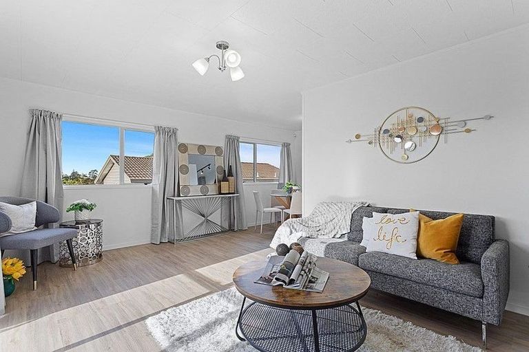 Photo of property in 2/105 Don Buck Road, Massey, Auckland, 0614