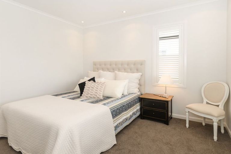 Photo of property in 24 Trecarne Street, Karaka, Papakura, 2113