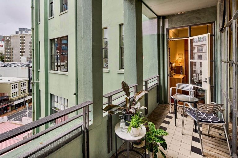 Photo of property in Dominion Apartments, 4/80 Victoria Street, Wellington Central, Wellington, 6011