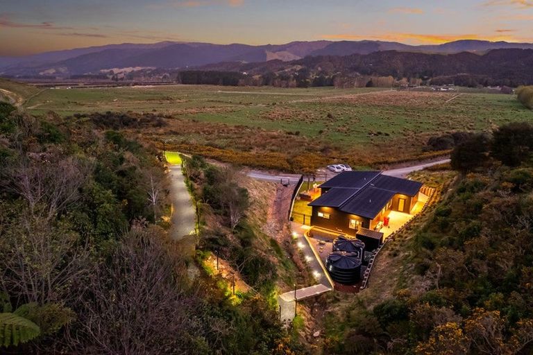 Photo of property in 7 Margaret Mahy Drive, Blue Mountains, Upper Hutt, 5371