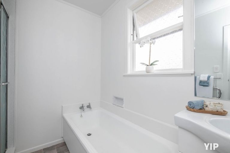 Photo of property in 11 Lenox Grove, Johnsonville, Wellington, 6037