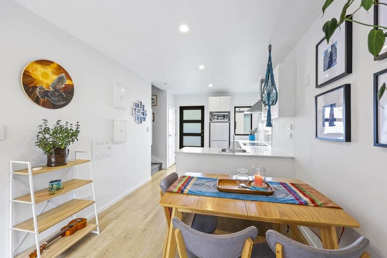 Photo of property in 3/6 South Pacific Place, Henderson, Auckland, 0612