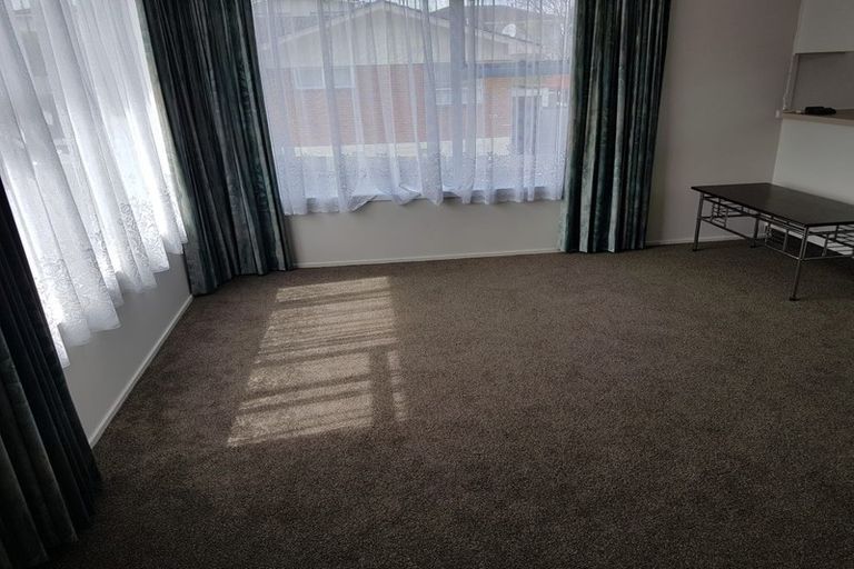 Photo of property in 2/211 Forrest Hill Road, Forrest Hill, Auckland, 0620