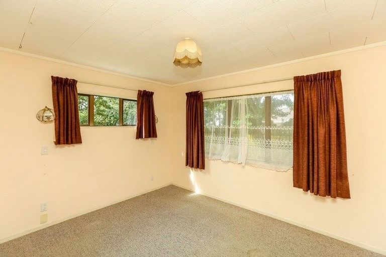 Photo of property in 8a Keats Place, Whalers Gate, New Plymouth, 4310