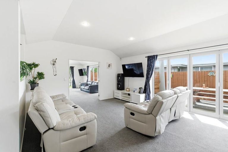 Photo of property in 15 Cridland Place, Halswell, Christchurch, 8025