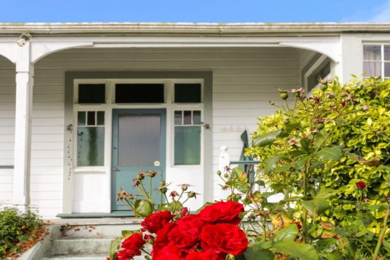 Photo of property in 144a Waikawa Road, Picton, 7220