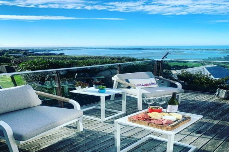 Photo of property in 11 Selleck Street, Mount Pleasant, Christchurch, 8081