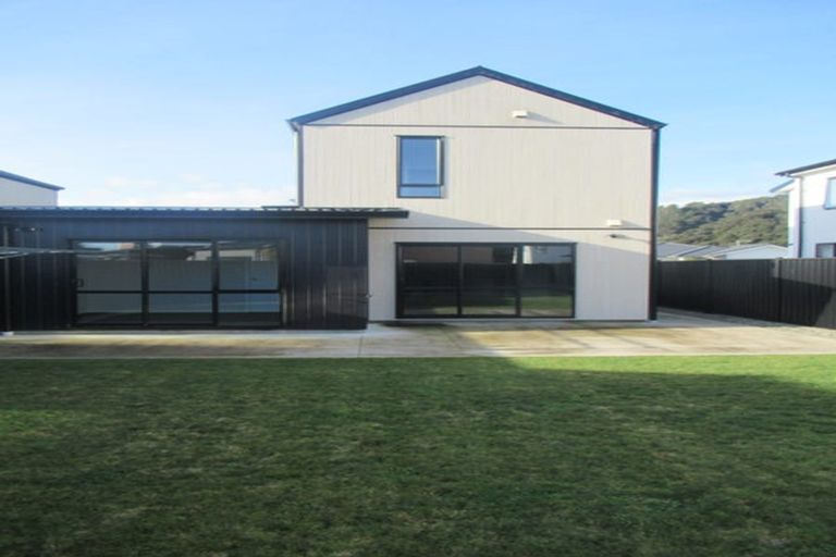 Photo of property in 54 Mawai Hakona Drive, Wallaceville, Upper Hutt, 5018