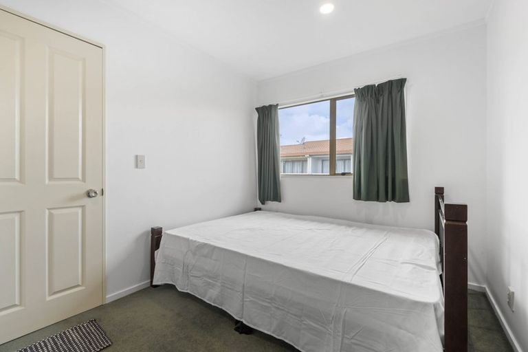 Photo of property in 1 Butia Avenue, Henderson, Auckland, 0612
