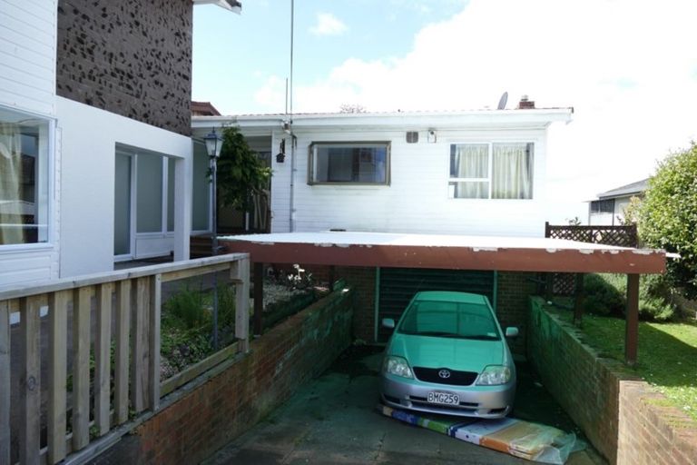 Photo of property in 211 East Coast Road, Castor Bay, Auckland, 0620