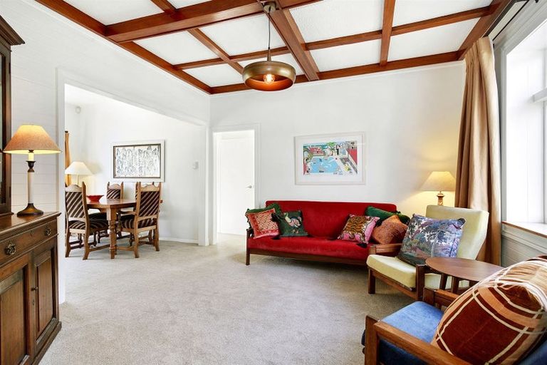 Photo of property in 25 Findlay Street, Tawa, Wellington, 5028