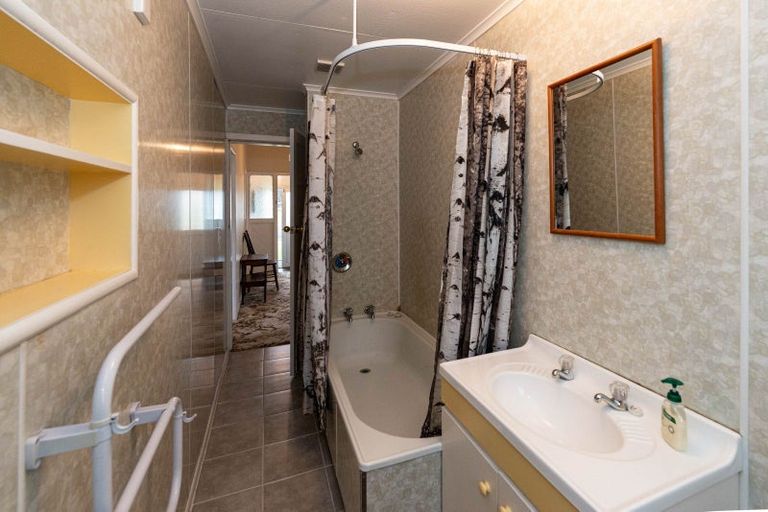 Photo of property in 1 Pitt Street, Raetihi, 4632