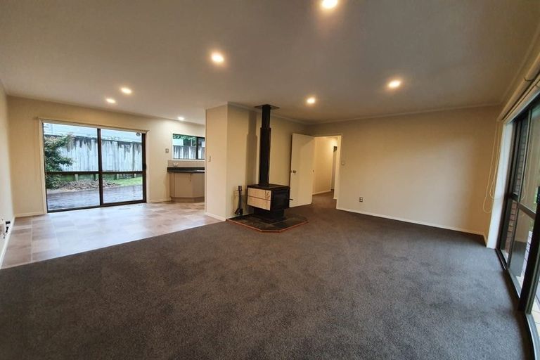 Photo of property in 23 Orinda Close, Botany Downs, Auckland, 2010