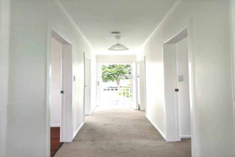 Photo of property in 65 Awaroa Road, Sunnyvale, Auckland, 0612