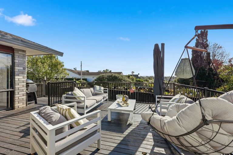 Photo of property in 2/102 Sandspit Road, Shelly Park, Auckland, 2014