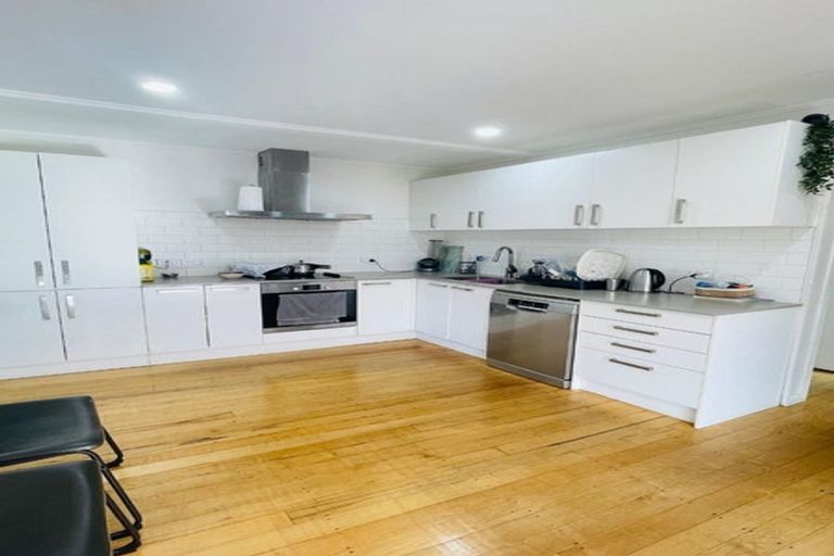 Photo of property in 60 Glen Marine Parade, Glendene, Auckland, 0602