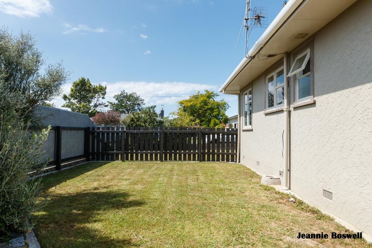 Photo of property in 3 Oriana Place, Highbury, Palmerston North, 4412