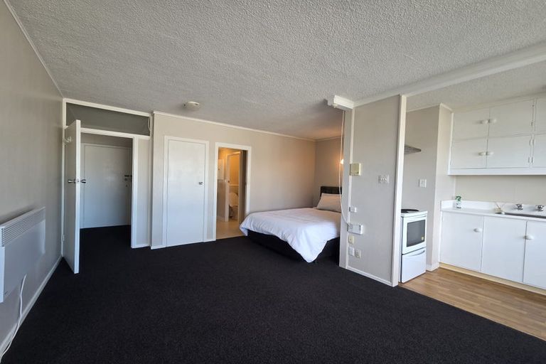 Photo of property in Churchill Flats, 213 The Terrace, Wellington Central, Wellington, 6011