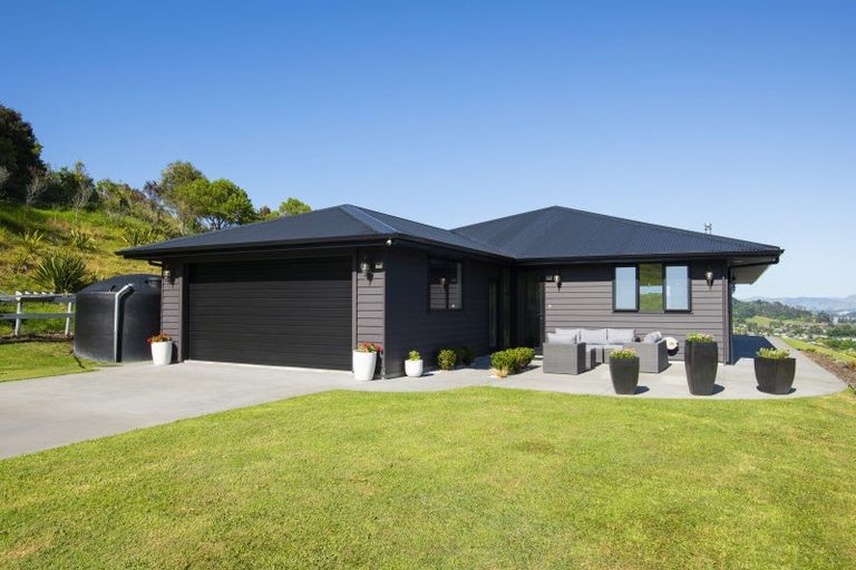 Photo of property in 153 Wheatstone Road, Wainui, Gisborne, 4073