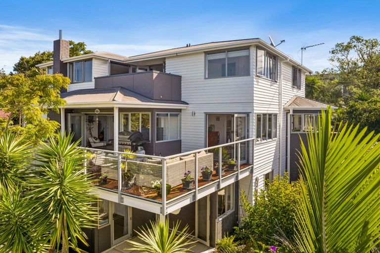Photo of property in 11 Bank Street, Hillcrest, Auckland, 0627