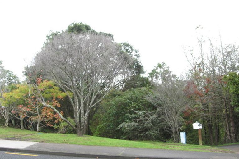 Photo of property in 90 Beach Road, Mellons Bay, Auckland, 2014