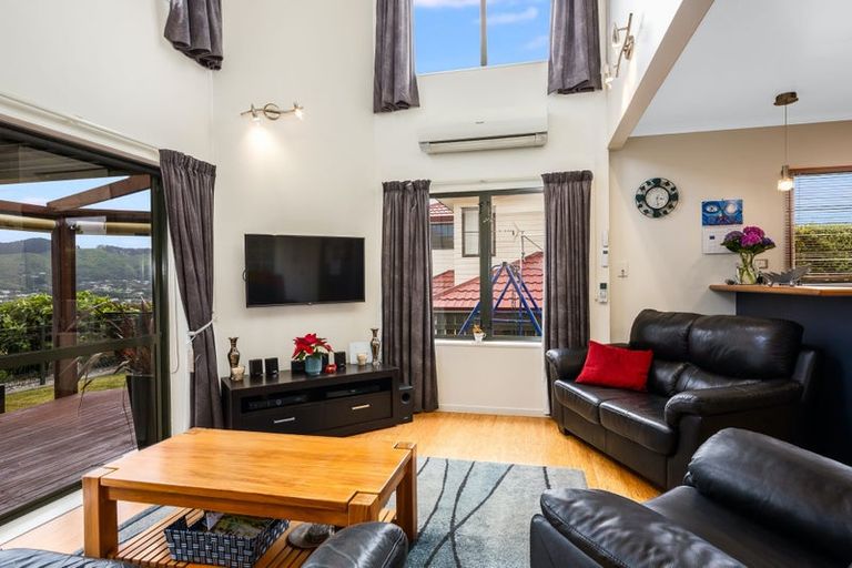 Photo of property in 138 Woodman Drive, Tawa, Wellington, 5028