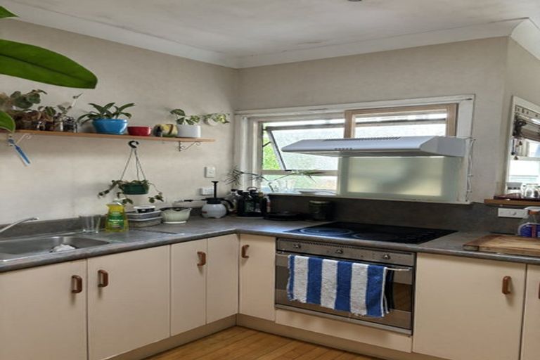 Photo of property in 2a Fenton Circus, Orakei, Auckland, 1071