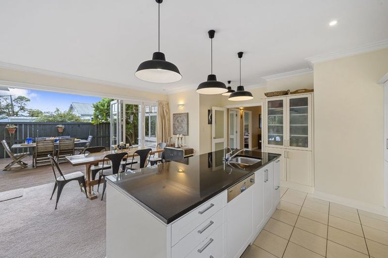 Photo of property in 7 Junction Street, Fairfield, Lower Hutt, 5011