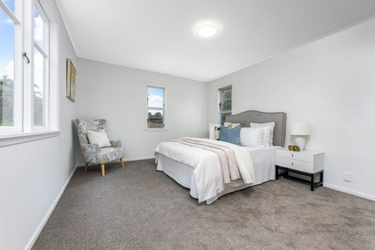 Photo of property in 114 Edmonton Road, Henderson, Auckland, 0612