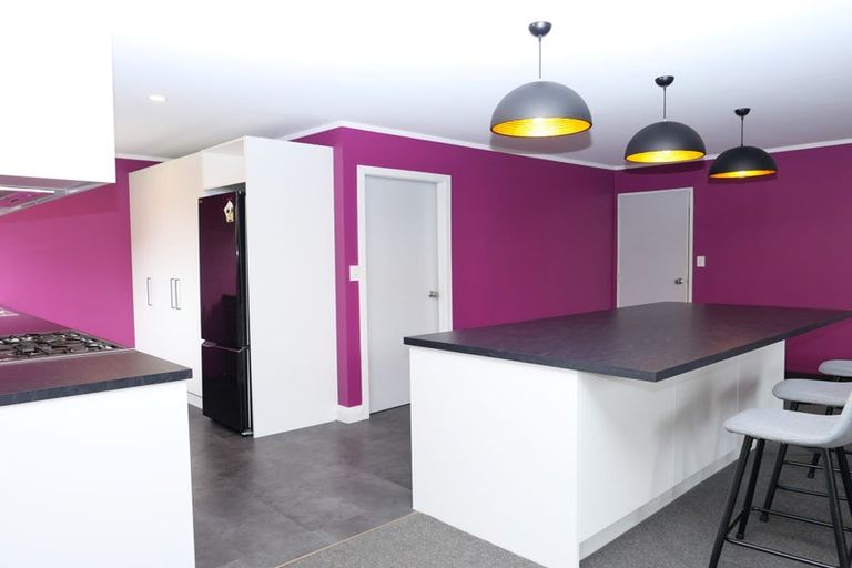 Photo of property in 36 Freyberg Crescent, Waikanae Beach, Waikanae, 5036