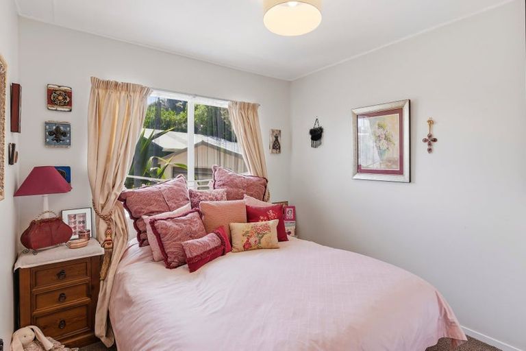 Photo of property in 5 Dennis Taylor Court, Paraparaumu, 5032