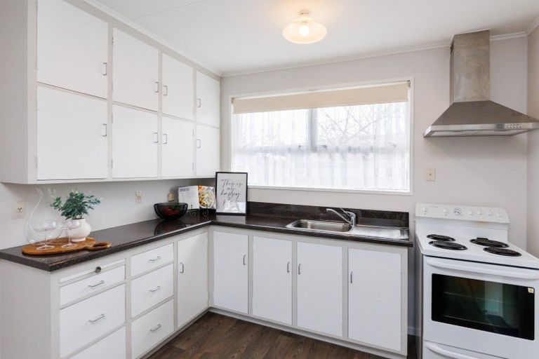 Photo of property in 1 Abraham Crescent, Milson, Palmerston North, 4414