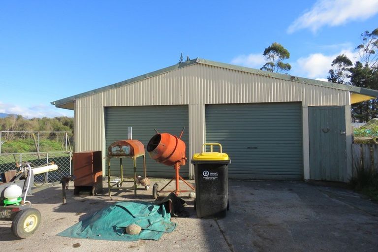 Photo of property in 393 Fairdown Road, Westport, 7891