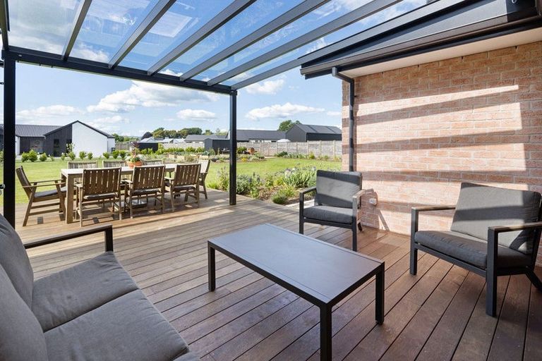 Photo of property in 39 Sunline Drive, Leamington, Cambridge, 3432