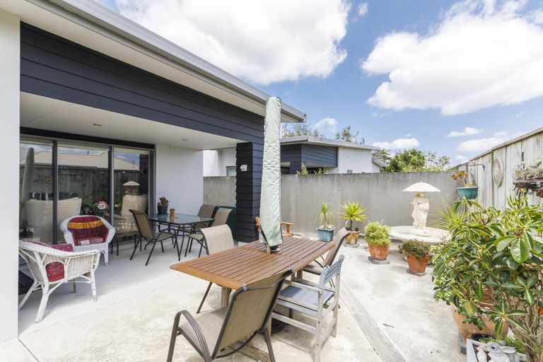 Photo of property in 23a Rosalie Terrace, Kelvin Grove, Palmerston North, 4414