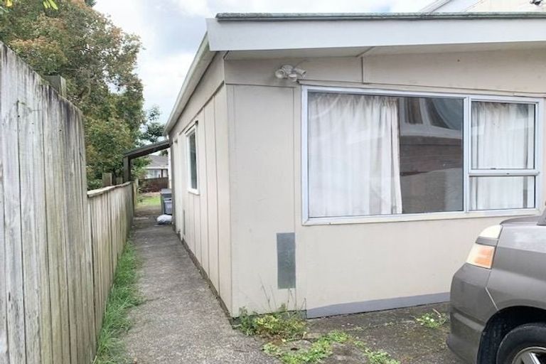 Photo of property in 11 Netherlands Avenue, Kelston, Auckland, 0602