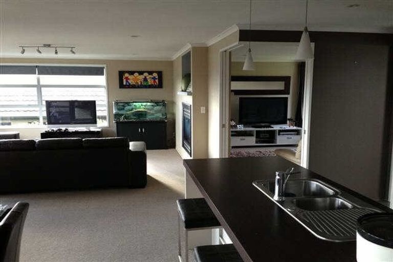 Photo of property in 14 Portobello Way, Huntington, Hamilton, 3210