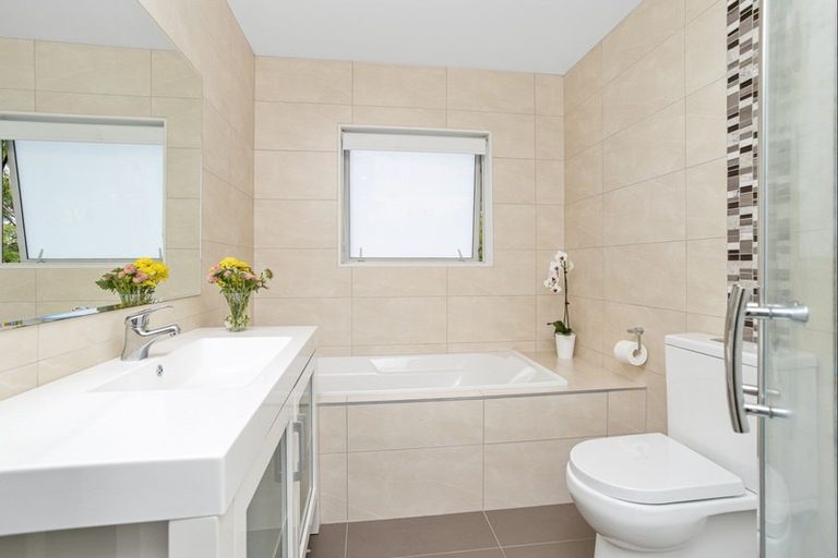 Photo of property in 46b Millen Avenue, Pakuranga, Auckland, 2010